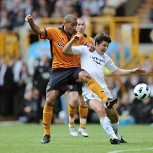 Season 2010-11 Collection: Wolves v Newcastle