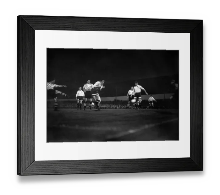Framed Print : Wolves vs Moscow Dyname Framed Print : Wolves vs Moscow Dyname
