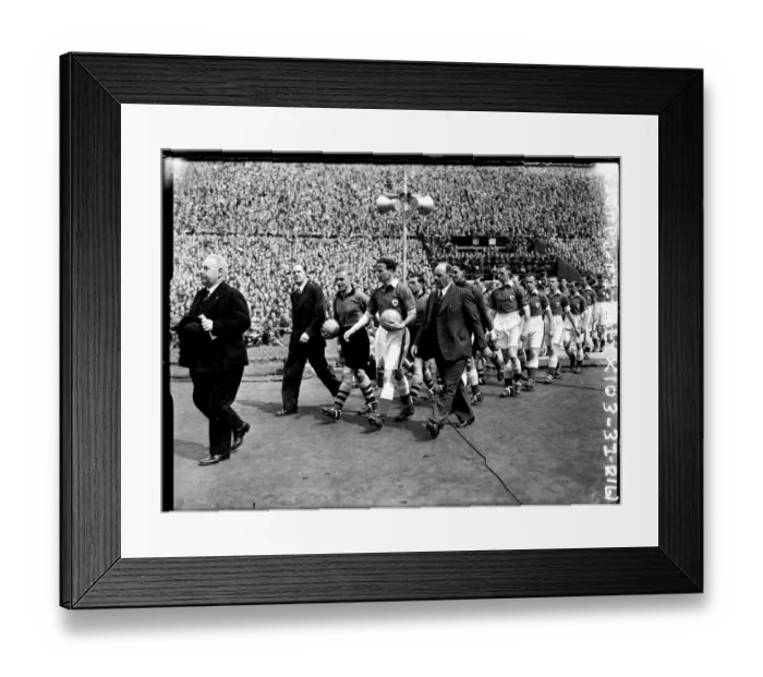 Framed Print : Wolverhampton Wanderers and Leicester City: The FA Cup Final Showdown at Wembley Framed Print : Wolverhampton Wanderers and Leicester City: The FA Cup Final Showdown at Wembley