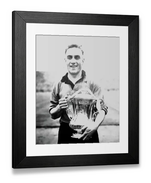 Framed Print : Wolverhampton Wanderers: Billy Wright and the FA Cup Triumph over Leicester City (1949) Framed Print : Wolverhampton Wanderers: Billy Wright and the FA Cup Triumph over Leicester City (1949)