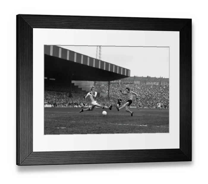 Framed Print : Derek Dougan Goal