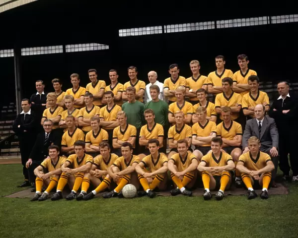 Wolverhampton Wanderers: The Wolves Squad United