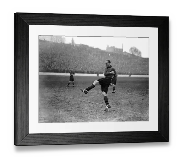 Framed Print : Soccer - Football League Division One - Charlton Athletic v Wolverhampton Wanderers Framed Print : Soccer - Football League Division One - Charlton Athletic v Wolverhampton Wanderers