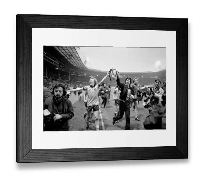 Framed Print : Wolves and Forest Players Andy Gray and Colin Brazier Celebrate League Cup Victory