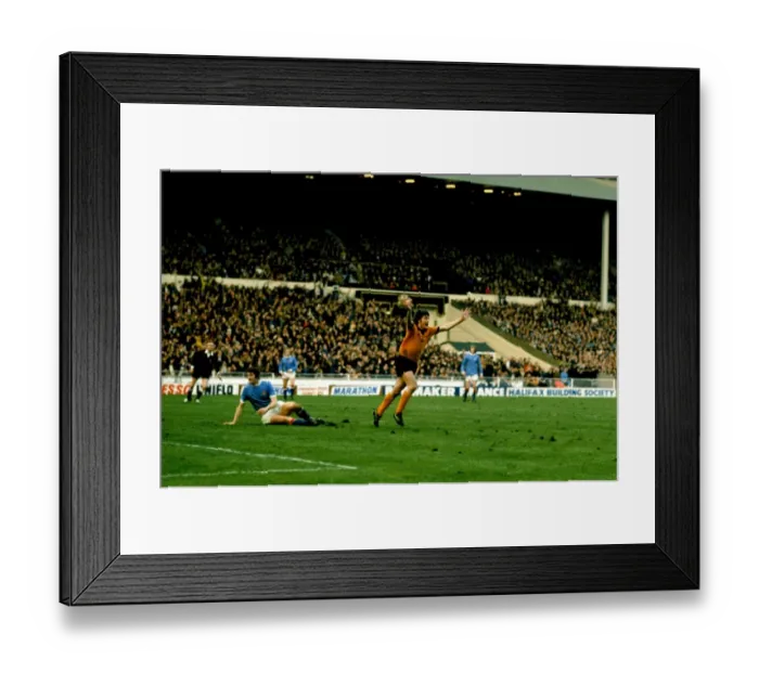 Framed Print : League Cup Final, Wolves vs Machester City, John Richards celebrates winning goal Framed Print : League Cup Final, Wolves vs Machester City, John Richards celebrates winning goal