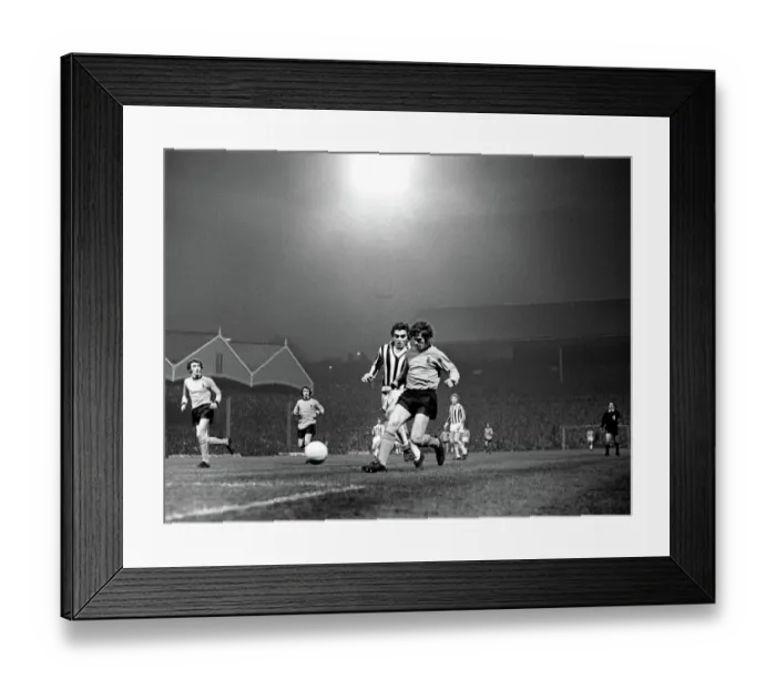 Framed Print : UEFA Cup, Wolves vs Juventus