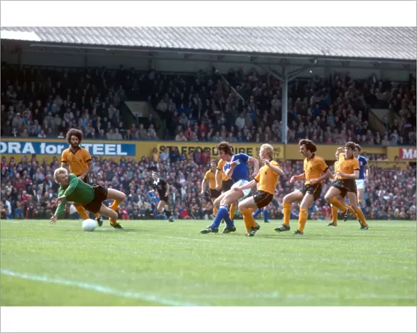 Soccer - Football League Division One - Wolverhampton Wanderers v Ipswich Town