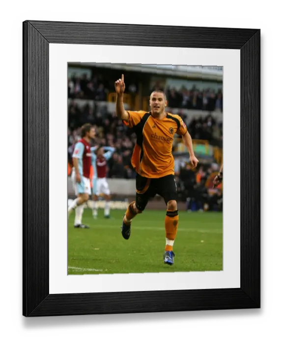 Framed Print : Michael Kightly, Wolves vs Burnley, 8 / 11 / 08 Framed Print : Michael Kightly, Wolves vs Burnley, 8 / 11 / 08