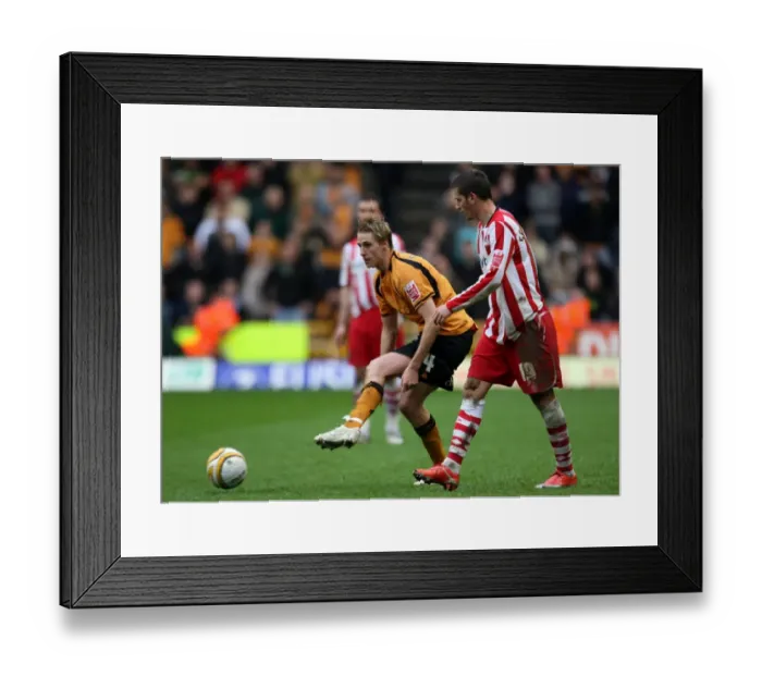 Framed Print : Clash at Molineux: Wolves vs Southampton (10 / 4 / 2009) Framed Print : Clash at Molineux: Wolves vs Southampton (10 / 4 / 2009)