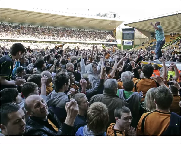 Wolves Secure Promotion: Dramatic Moment from Wolves vs QPR (18 / 04 / 09)