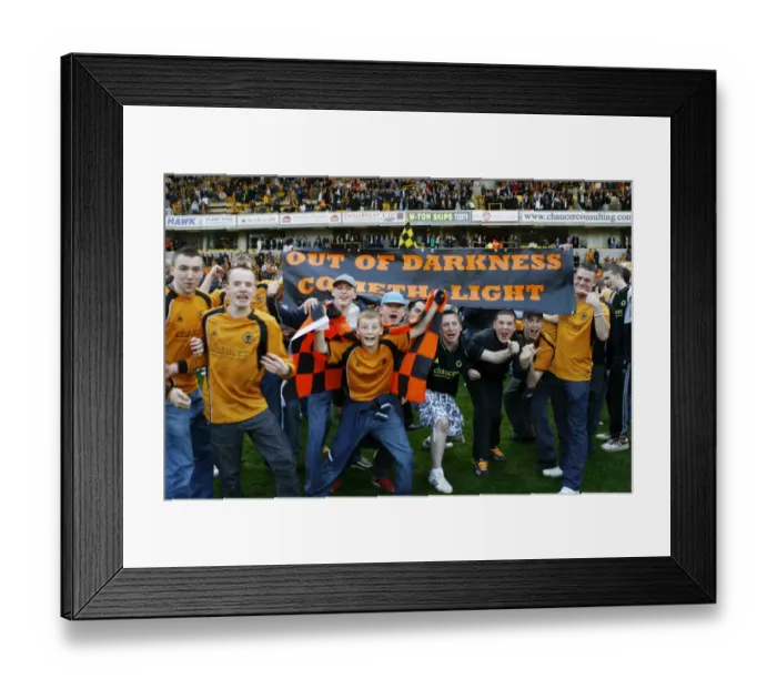 Framed Print : Wolves vs QPR 18  /  4  /  09 Promotion