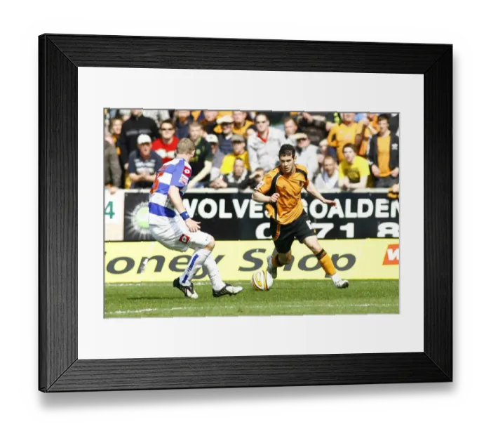 Framed Print : Wolves vs QPR: Clash at Molineux (18.04.2009)