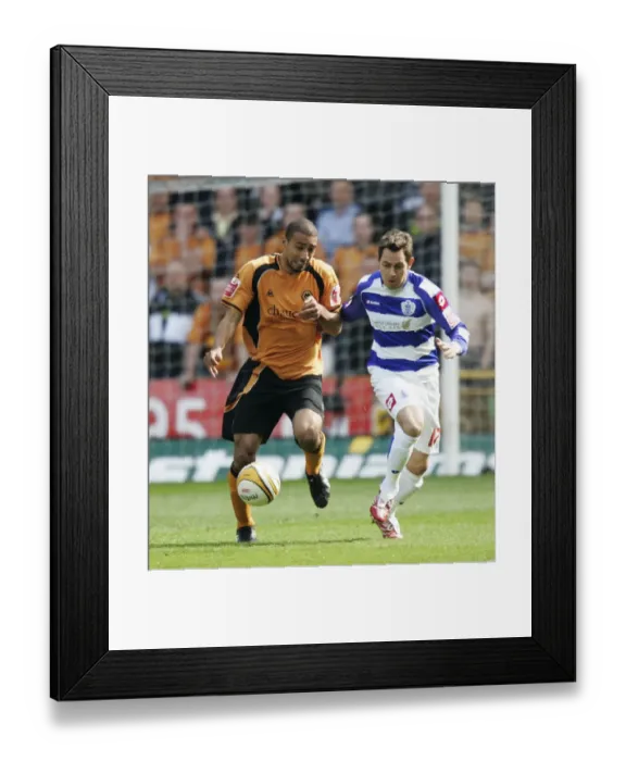 Framed Print : Henry vs Helguson: Championship Battle at Molineux (April 18, 2009) - Wolverhampton Wanderers vs Queens Park Rangers Framed Print : Henry vs Helguson: Championship Battle at Molineux (April 18, 2009) - Wolverhampton Wanderers vs Queens Park Rangers