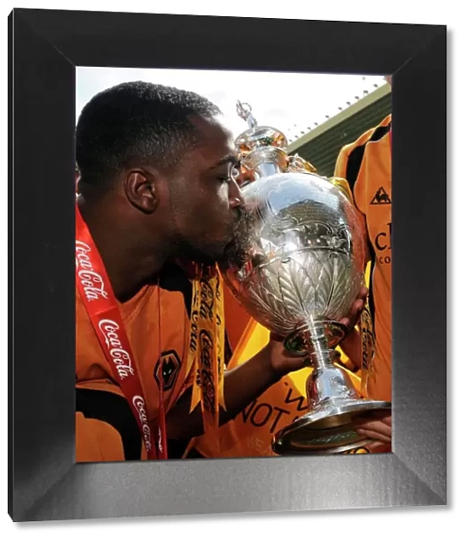 Wolverhampton Wanderers: Championship Victory - Sylvan Ebanks-Blake and the Trophy (2008-2009)
