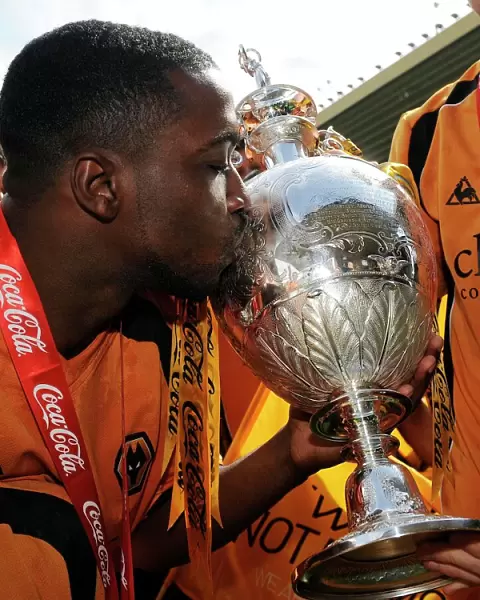 Wolverhampton Wanderers: Championship Victory - Sylvan Ebanks-Blake and the Trophy (2008-2009)
