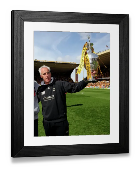 Framed Print : Wolverhampton Wanderers: Championing the Championship with Mick McCarthy and the Trophy (May 3, 2009) Framed Print : Wolverhampton Wanderers: Championing the Championship with Mick McCarthy and the Trophy (May 3, 2009)