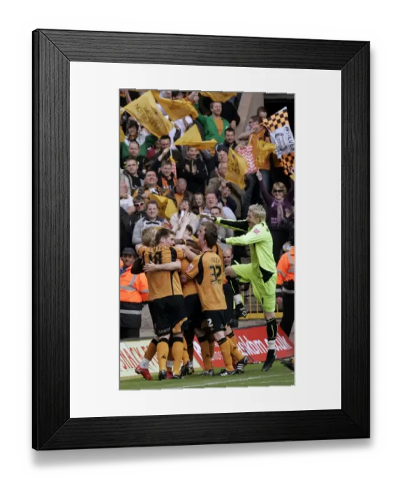 Framed Print : Wolverhampton Wanderers Clinch Championship Title: Euphoric Celebrations After Stearman's Goal (3 / 5 / 09)