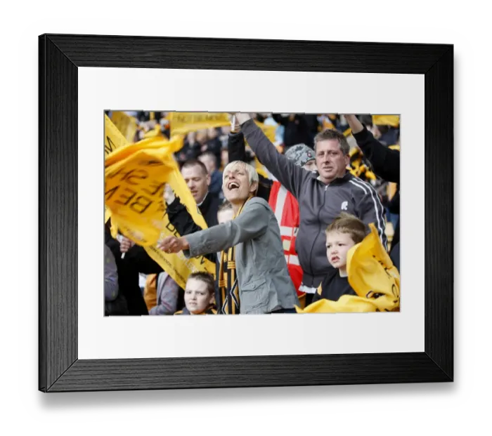 Framed Print : Wolverhampton Wanderers: 2008-09 Championship Title Win - Triumphant Celebration at Molineux Framed Print : Wolverhampton Wanderers: 2008-09 Championship Title Win - Triumphant Celebration at Molineux