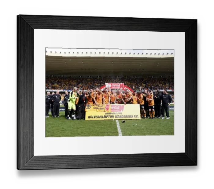 Framed Print : Wolverhampton Wanderers: Championship Champions 2008-09 - Celebrating Promotion with the Trophy