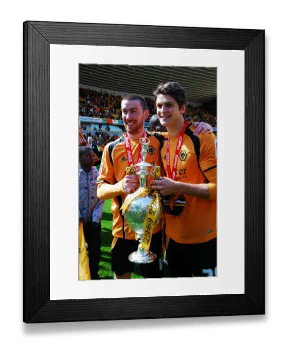Framed Print : Wolverhampton Wanderers: Unforgettable Championship Title Win 08-09 - Celebrating Glory Framed Print : Wolverhampton Wanderers: Unforgettable Championship Title Win 08-09 - Celebrating Glory