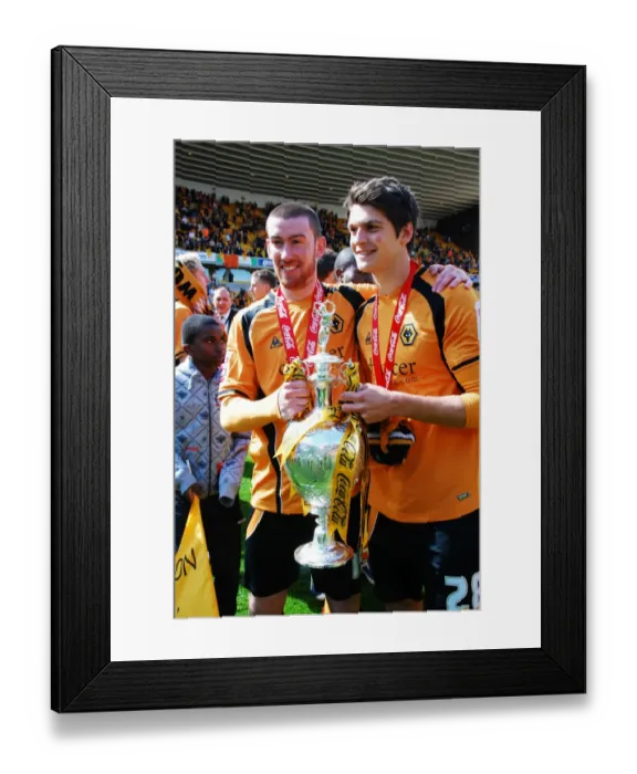 Framed Print : Wolverhampton Wanderers: 08-09 Championship Title Win - Celebrating a Return to Champions League Football