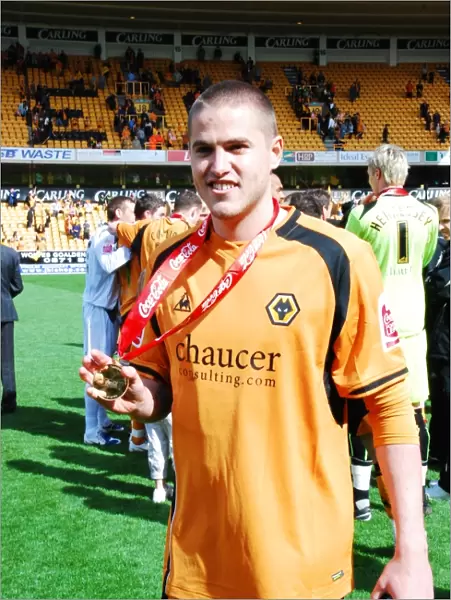 Wolves Glory: Unforgettable 08-09 Championship Title Win - A Season to Remember