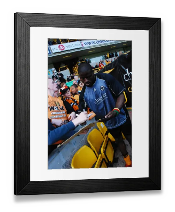 Framed Print : Wolverhampton Wanderers: 08-09 Championship Win - Celebrating Our Title: Matches and Moments from Our Championship-Winning Season Framed Print : Wolverhampton Wanderers: 08-09 Championship Win - Celebrating Our Title: Matches and Moments from Our Championship-Winning Season