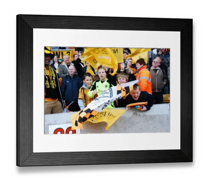 Framed Print : Wolverhampton Wanderers: 08-09 Championship Title Win - Celebrating a Return to Champions League Football