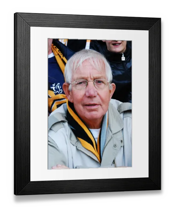 Framed Print : Wolverhampton Wanderers: Celebrating Championship Glory (08-09 Season) Framed Print : Wolverhampton Wanderers: Celebrating Championship Glory (08-09 Season)