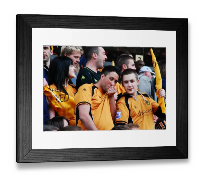 Framed Print : Wolverhampton Wanderers: Celebrating Championship Glory (08-09 Season)