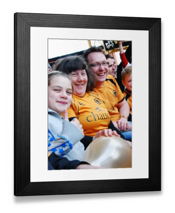 Framed Print : Wolverhampton Wanderers: 08-09 Championship Champions - A Glorious Journey to Promotion and the Champions League