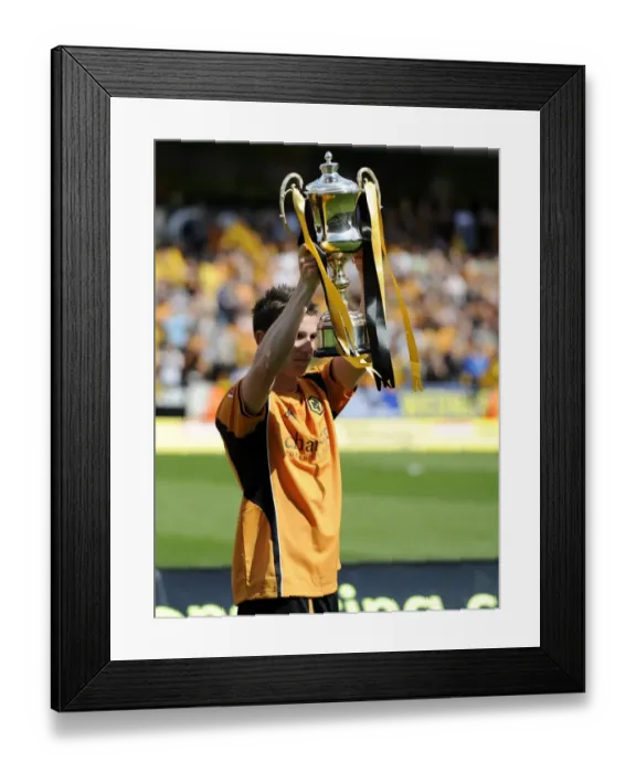 Framed Print : Wolverhampton Wanderers: Kevin Foley's Euphoric Moment with the Championship Trophy (vs Doncaster Rovers, 2008-09)