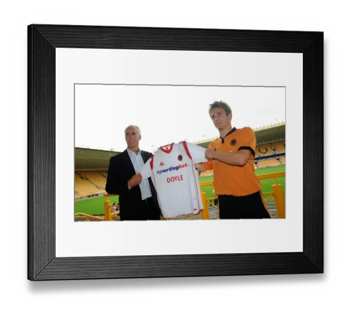 Framed Print : Wolverhampton Wanderers: Mick McCarthy Welcomes New Striker Kevin Doyle to the Team Framed Print : Wolverhampton Wanderers: Mick McCarthy Welcomes New Striker Kevin Doyle to the Team