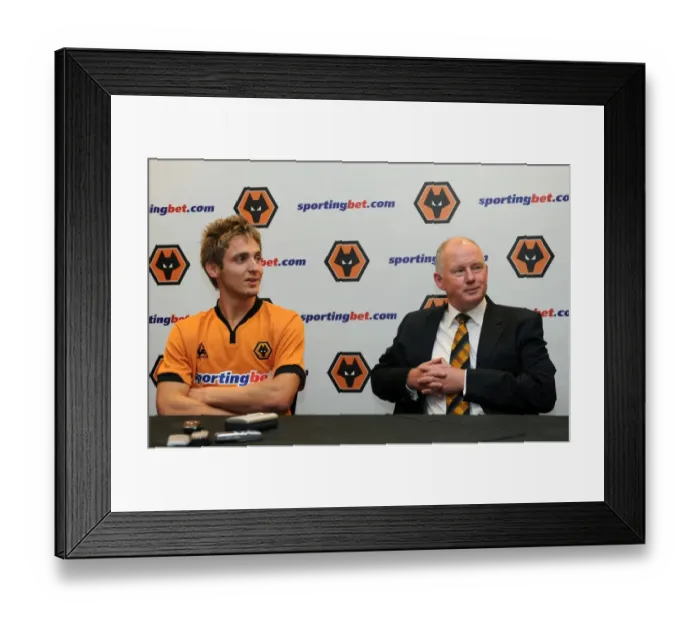 Framed Print : Wolverhampton Wanderers: New Signing Kevin Doyle Meets Club Owner Steve Morgan Framed Print : Wolverhampton Wanderers: New Signing Kevin Doyle Meets Club Owner Steve Morgan