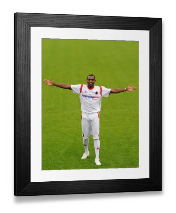 Framed Print : Wolverhampton Wanderers Welcome New Defender Ronald Zubar