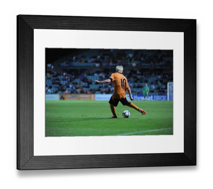 Framed Print : Wolverhampton Wanderers vs. Perth Glory: 2009 Pre-Season Match Framed Print : Wolverhampton Wanderers vs. Perth Glory: 2009 Pre-Season Match