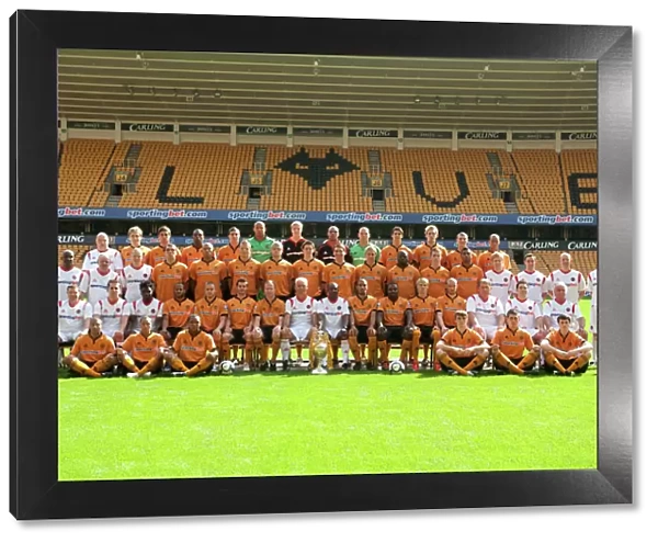 Wolves Official Team Photo 2009  /  2010