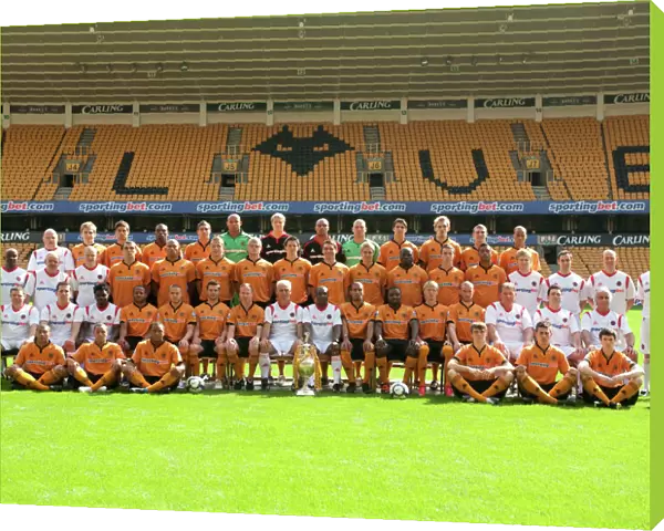 Wolves Official Team Photo 2009  /  2010