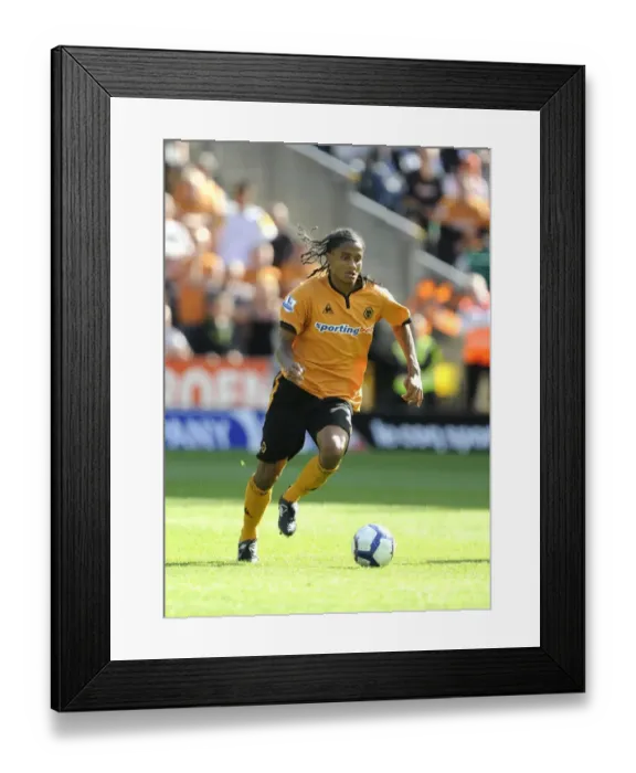 Framed Print : Michael Mancienne in Action: Wolves vs West Ham United, Barclays Premier League, Molineux (2009) Framed Print : Michael Mancienne in Action: Wolves vs West Ham United, Barclays Premier League, Molineux (2009)