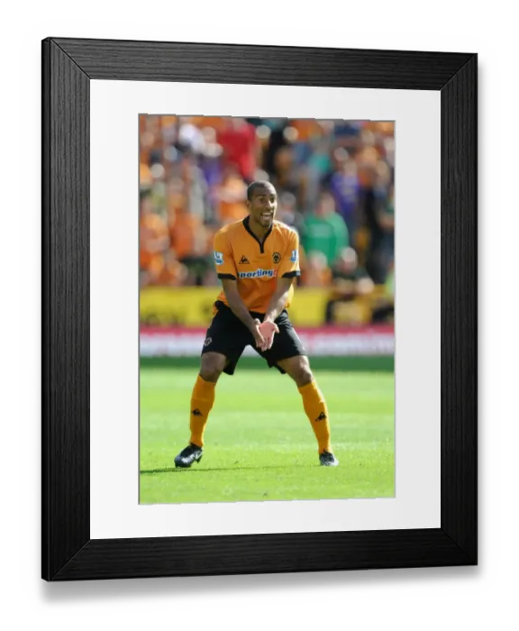 Framed Print : Karl Henry in Action: Wolves vs West Ham United, Barclays Premier League, Molineux, August 15, 2009 Framed Print : Karl Henry in Action: Wolves vs West Ham United, Barclays Premier League, Molineux, August 15, 2009