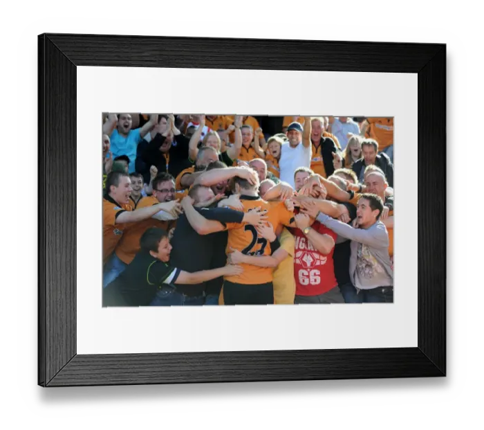 Framed Print : Kevin Doyle Scores the Opener: Wolves 1-0 Fulham (Premier League Soccer)