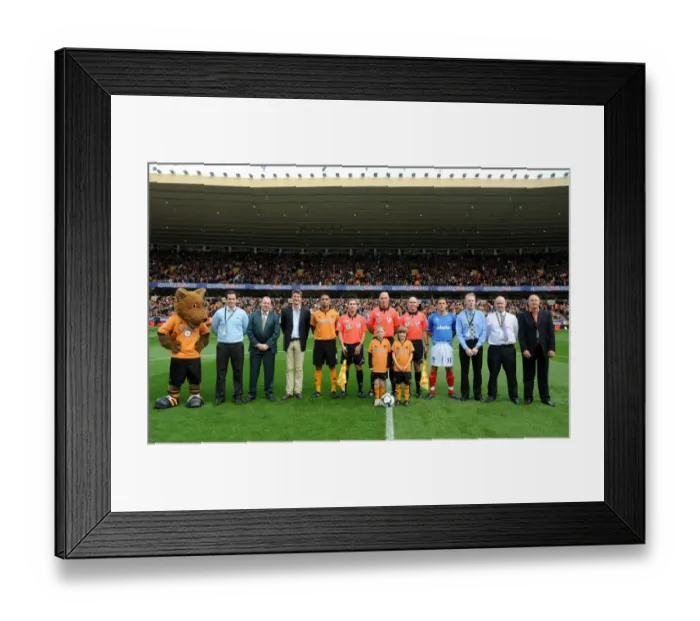 Framed Print : SOCCER - Barclays Premier League - Wolverhampton Wanderers v Portsmouth Framed Print : SOCCER - Barclays Premier League - Wolverhampton Wanderers v Portsmouth