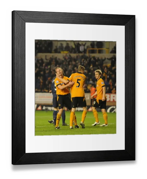 Framed Print : Jody Craddock's Game-Changing Goal: Wolverhampton Wanderers vs. Arsenal in the Barclays Premier League