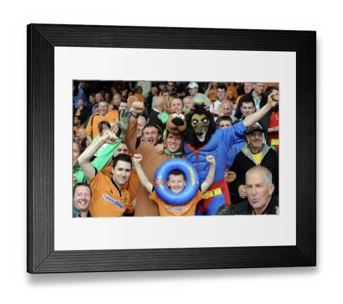 Framed Print : SOCCER - Barclays Premier League - Portsmouth v Wolverhampton Wanderers Framed Print : SOCCER - Barclays Premier League - Portsmouth v Wolverhampton Wanderers