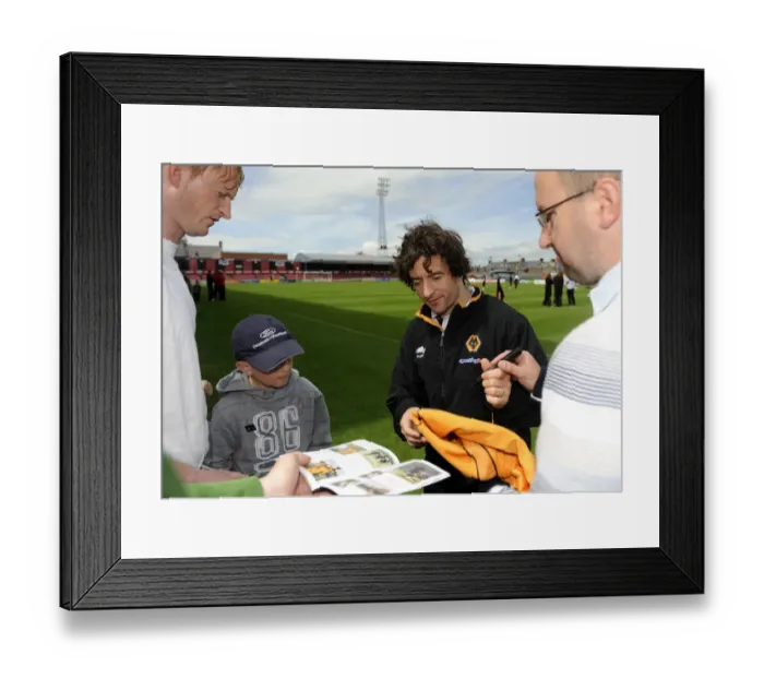 Framed Print : Wolverhampton Wanderers: Stephen Hunt Signing Autographs at Bohemians Pre-Season Friendly Framed Print : Wolverhampton Wanderers: Stephen Hunt Signing Autographs at Bohemians Pre-Season Friendly