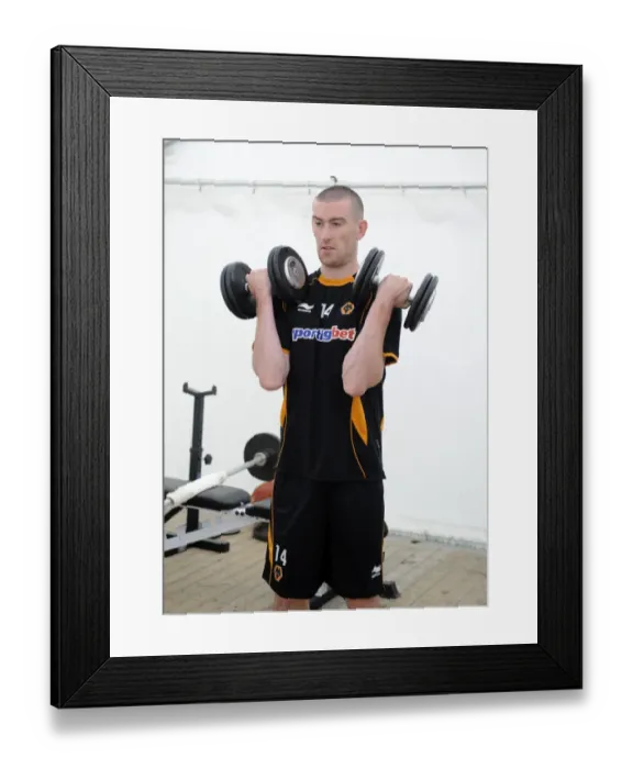 Framed Print : Wolverhampton Wanderers: David Jones at Pre-Season Weights Training in Ireland Framed Print : Wolverhampton Wanderers: David Jones at Pre-Season Weights Training in Ireland