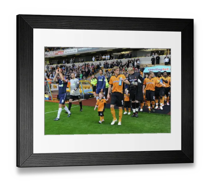 Framed Print : Soccer - Carling Cup Round Two - Wolverhampton Wanderers v Southend