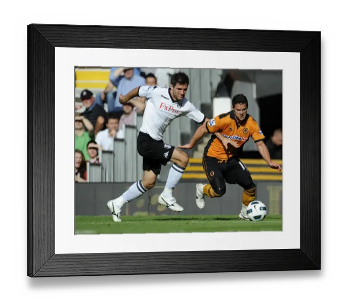Framed Print : Intense Battle: Matt Jarvis vs Aaron Hughes - Fulham vs Wolverhampton Wanderers in the Barclays Premier League
