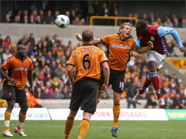 Emile Heskey's Game-Winning Goal: Aston Villa Defeats Wolverhampton Wanderers in Premier League (1-2)