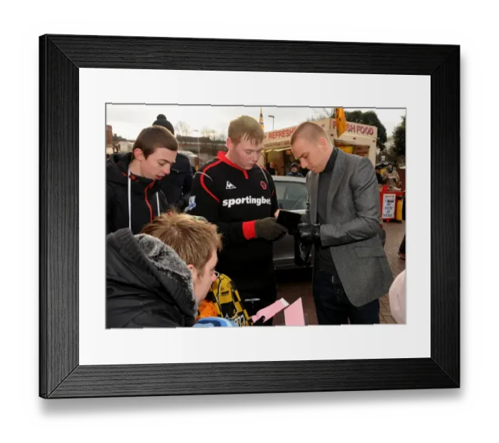 Framed Print : Wolverhampton Wanderers: Jamie O'Hara Engages with Fans - Autograph Signing Session vs Stoke Framed Print : Wolverhampton Wanderers: Jamie O'Hara Engages with Fans - Autograph Signing Session vs Stoke